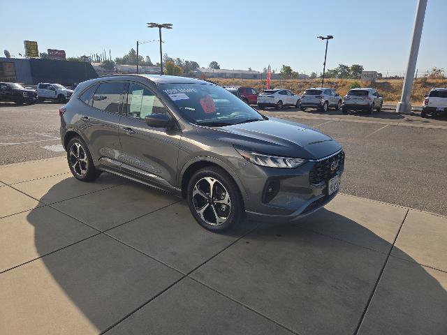 Certified 2023 Ford Escape ST-Line Select w/ Tech Pack #2 image 7