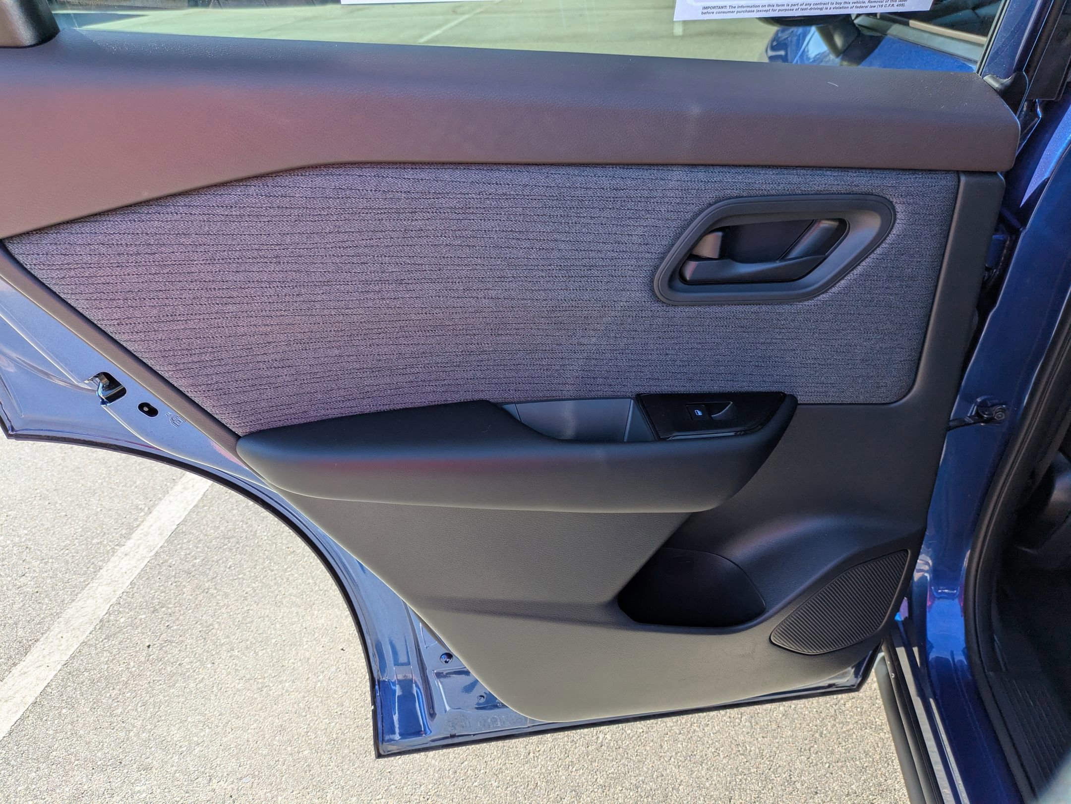 Used 2023 Nissan Rogue S image 29