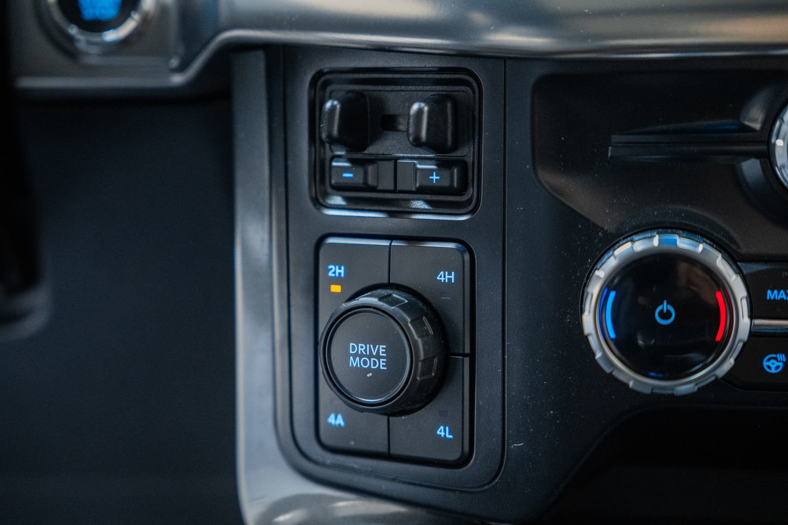 Certified 2023 Ford F150 Lariat w/ Equipment Group 502A High image 33