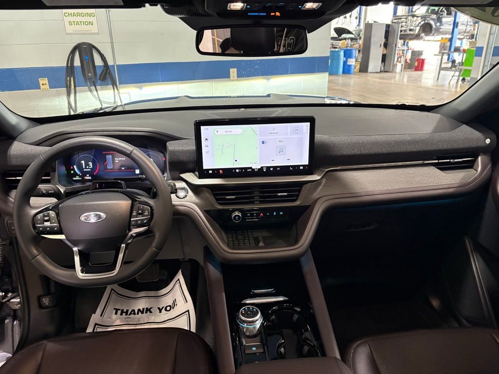 Certified 2025 Ford Explorer Platinum AWD/4WD image 11