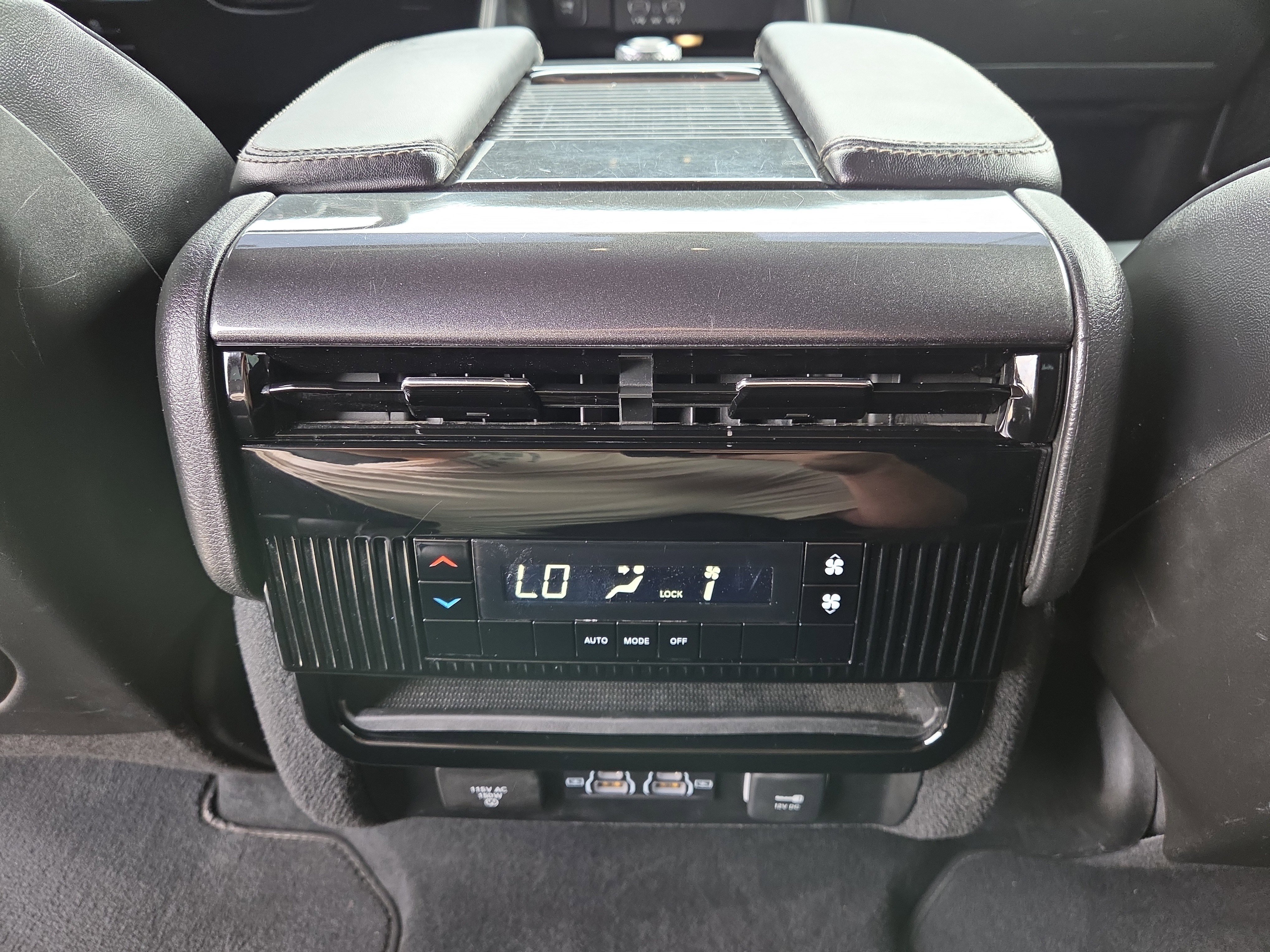 Used 2022 Jeep Wagoneer Series I RWD image 13
