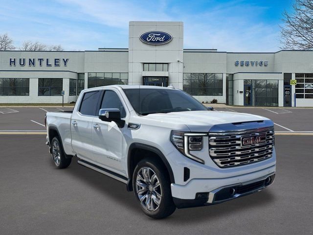 Used 2024 GMC Sierra 1500 Denali w/ Denali Reserve Package AWD/4WD image 3