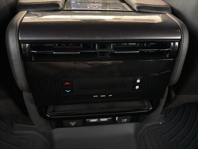 Used 2023 Jeep Wagoneer Base image 23