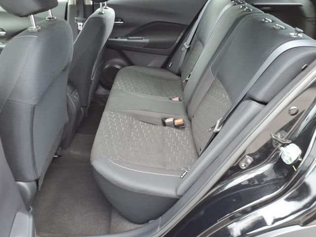 Used 2023 Nissan Kicks SV FWD image 18