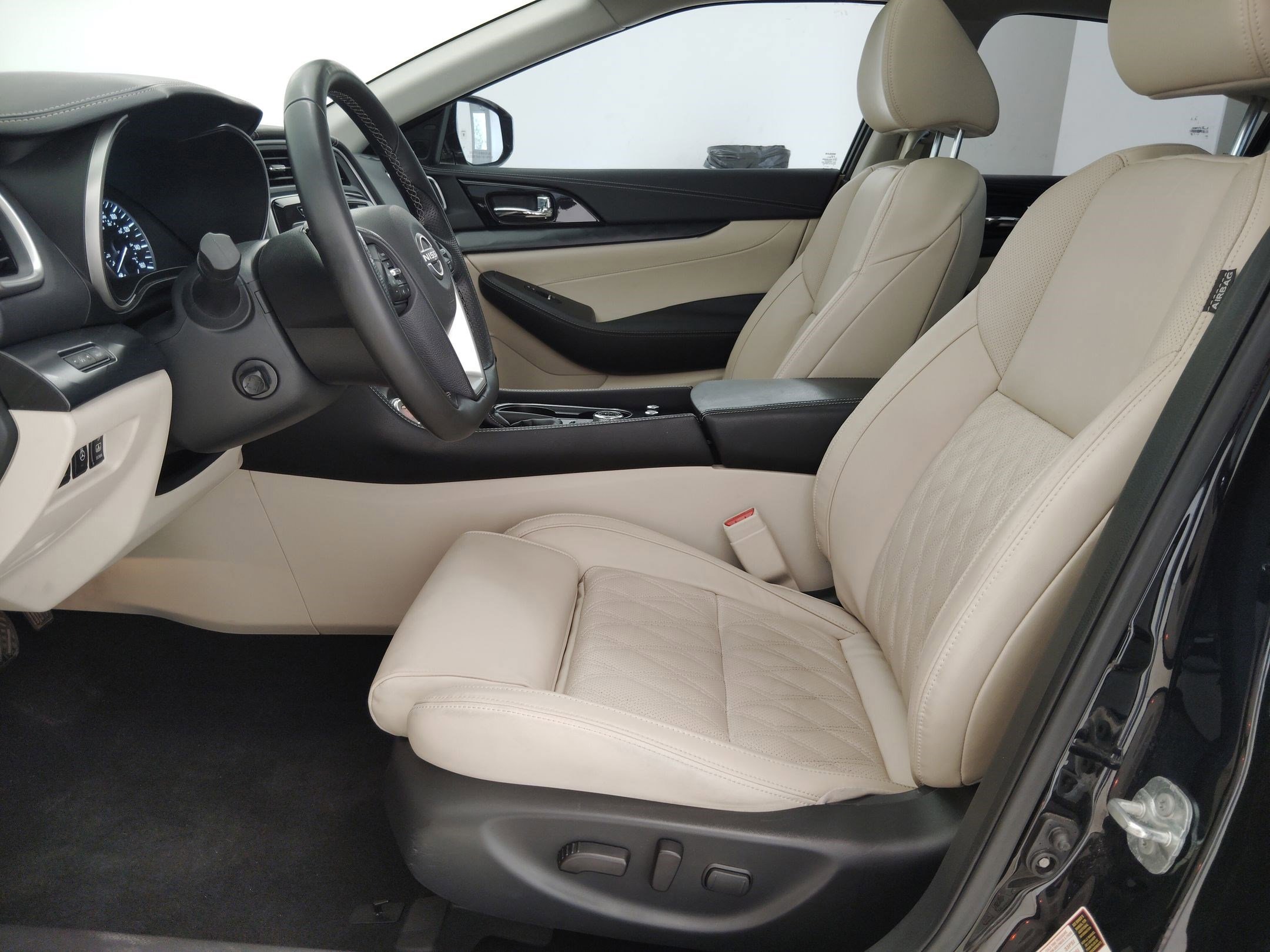 Used 2023 Nissan Maxima Platinum w/ Sport Mat Group image 12