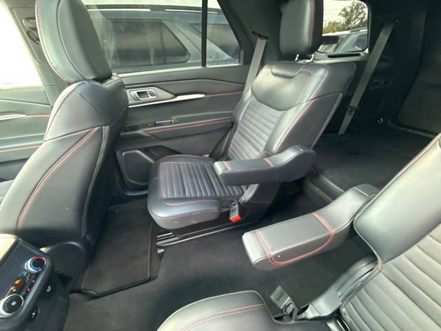 Certified 2025 Ford Explorer ST-Line w/ Premium Package AWD/4WD image 31