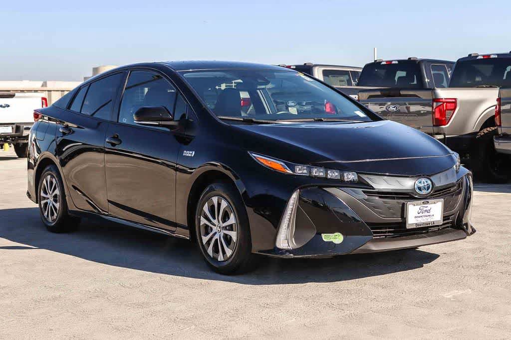 Used 2022 Toyota Prius Prime XLE FWD image 3