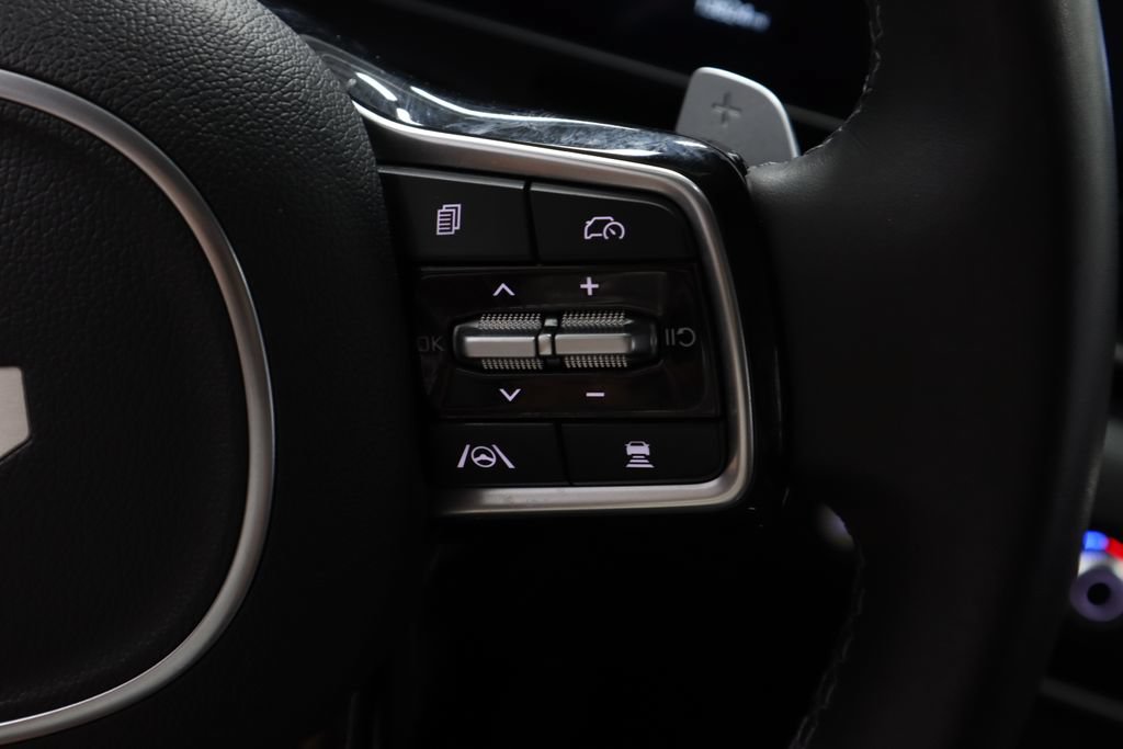 Used 2026 Kia Carnival SX w/ SX Dark Edition Package FWD image 30