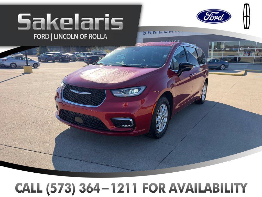 Used 2025 Chrysler Pacifica Select
