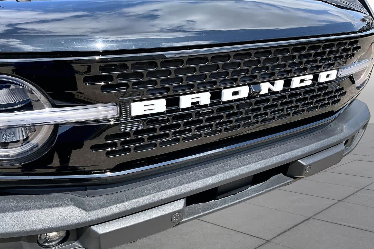 Certified 2025 Ford Bronco Outer Banks w/ Sasquatch Package AWD/4WD image 30