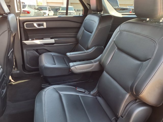 Certified 2024 Ford Explorer XLT w/ Equipment Group 202A AWD/4WD image 7