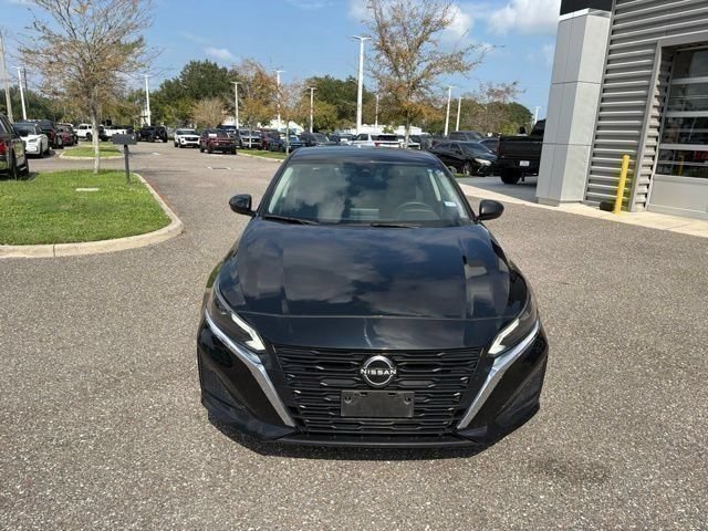 Used 2024 Nissan Altima 2.5 SV FWD image 13