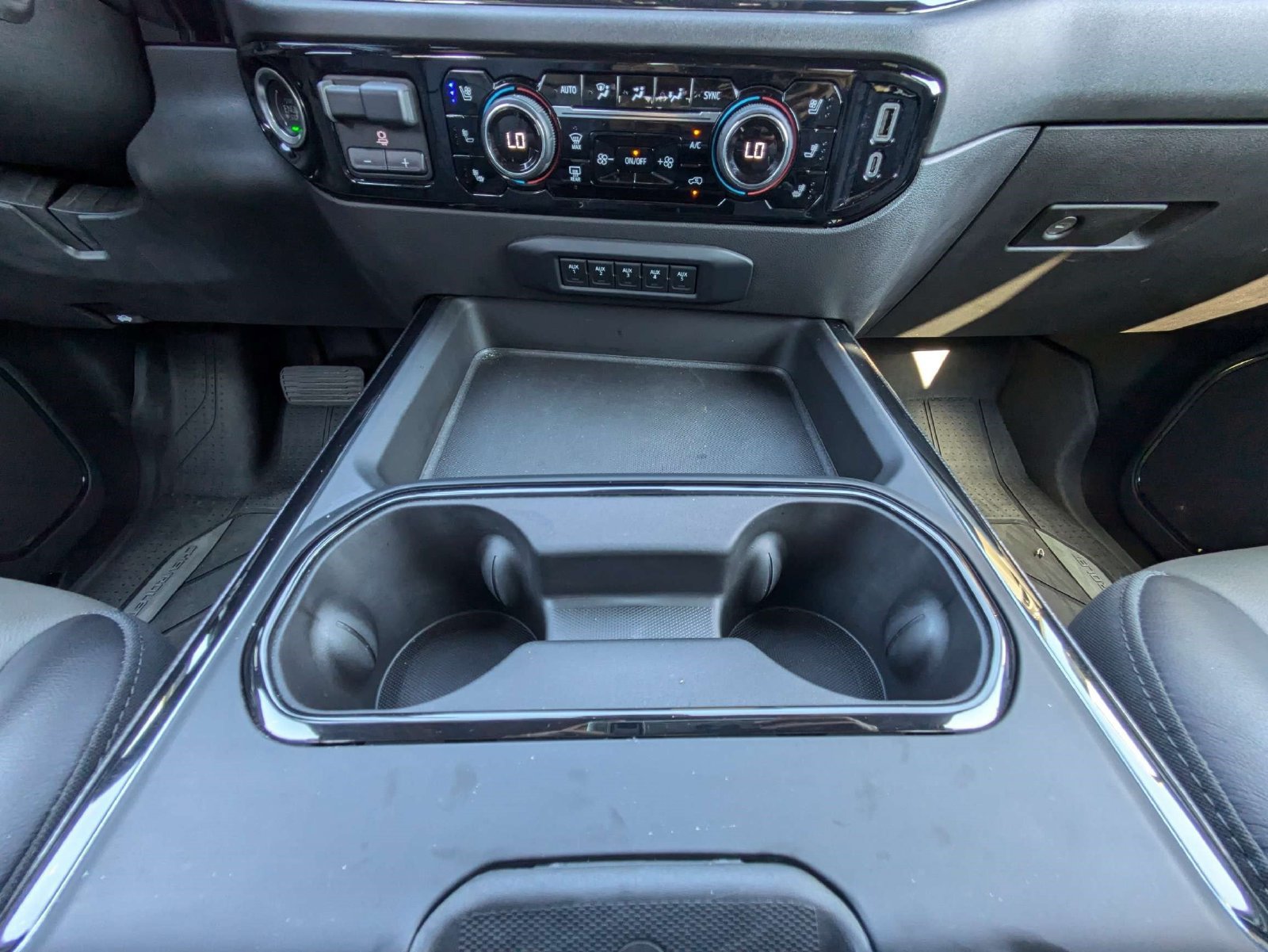 Used 2025 Chevrolet Silverado 2500 ZR2 w/ Technology Package AWD/4WD image 19