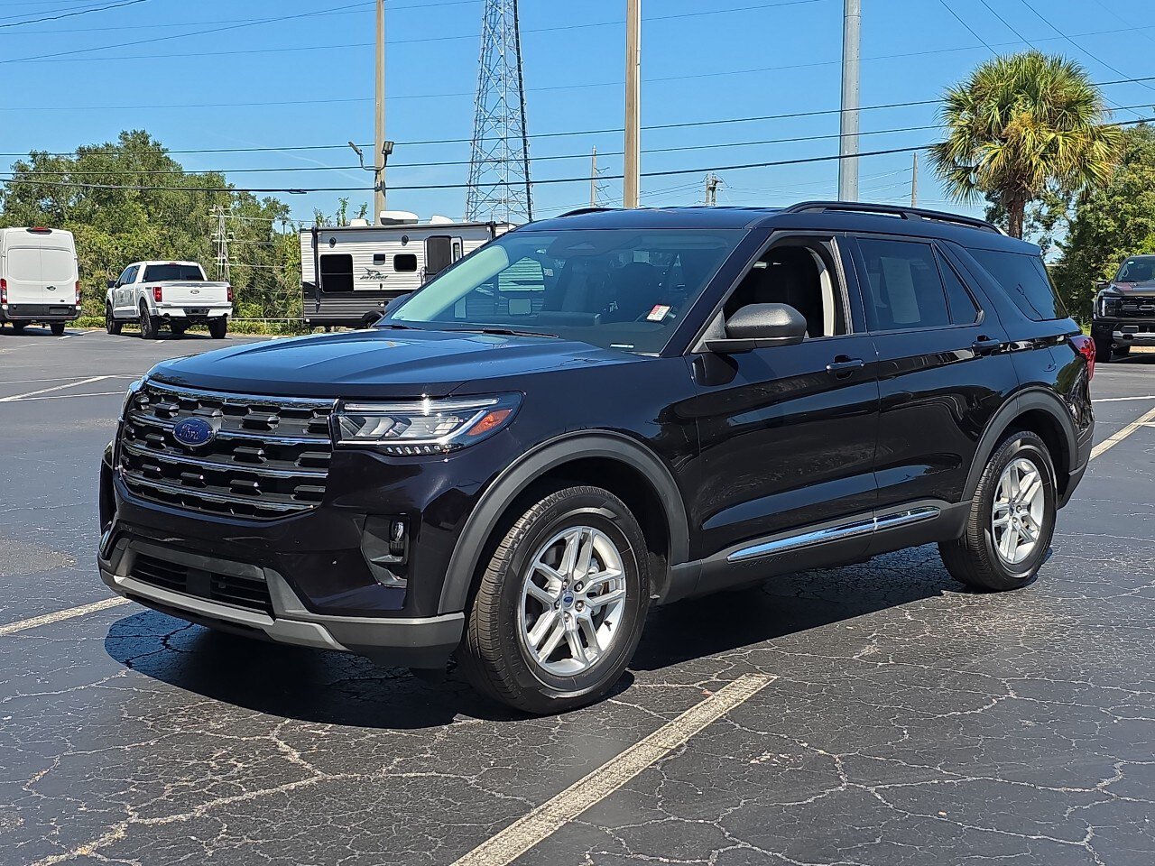 Certified 2025 Ford Explorer Active w/ Active Comfort Package RWD image 10