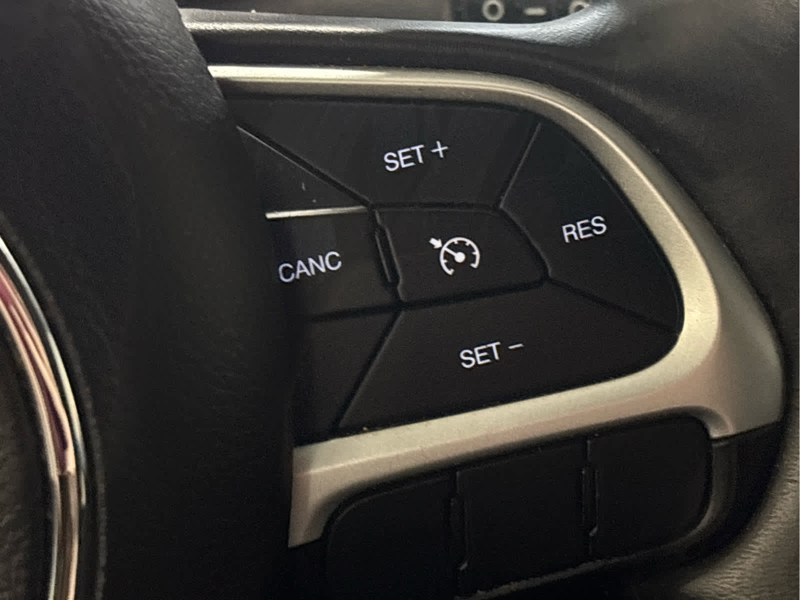 Used 2018 Jeep Compass Latitude w/ Cold Weather Group image 25