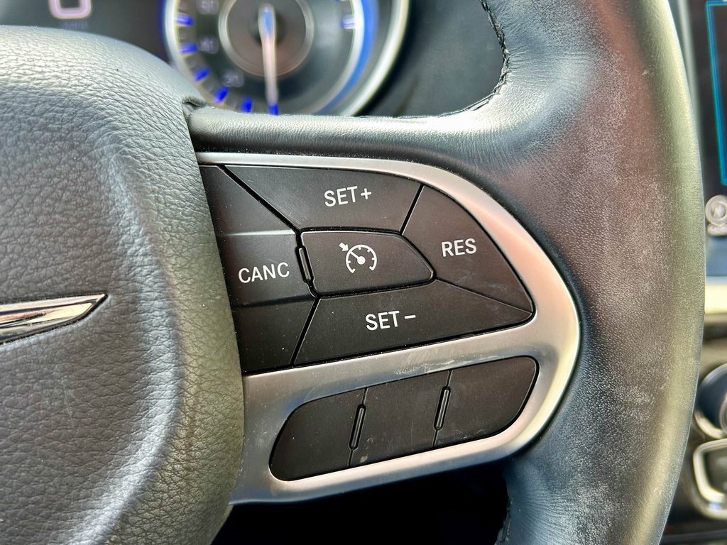 Used 2017 Chrysler 300 Limited w/ Value Package image 29