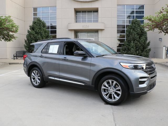Certified 2024 Ford Explorer XLT w/ Equipment Group 202A AWD/4WD image 1