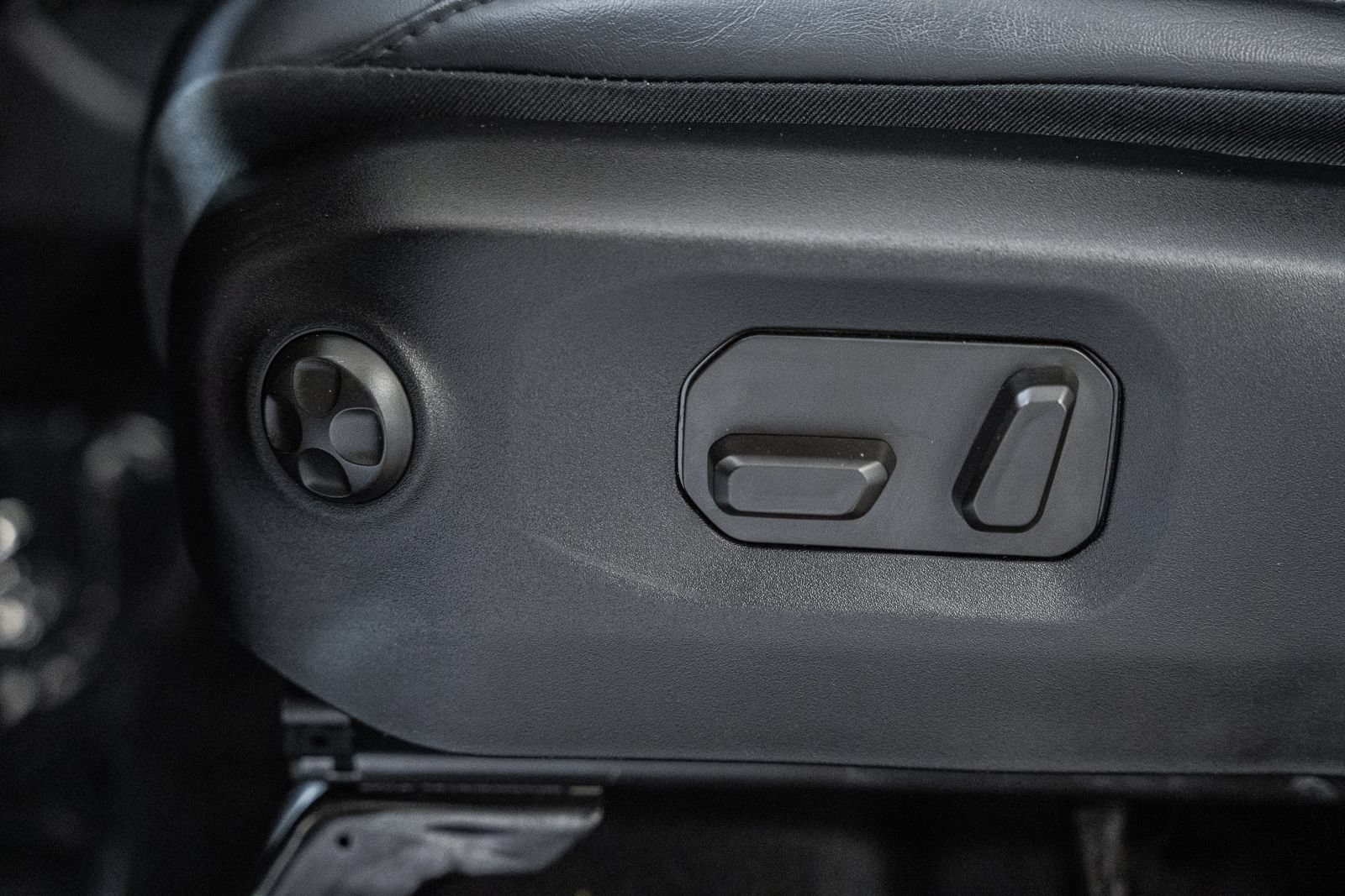 Used 2024 Jeep Wrangler Unlimited Rubicon 4xe AWD/4WD image 44