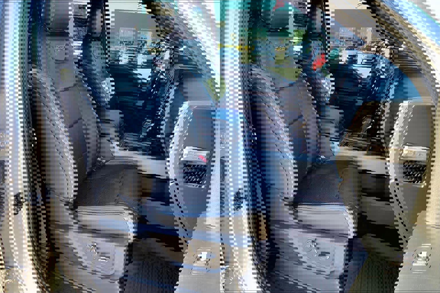 Certified 2018 Ford F150 Raptor w/ Equipment Group 802A Luxury image 10