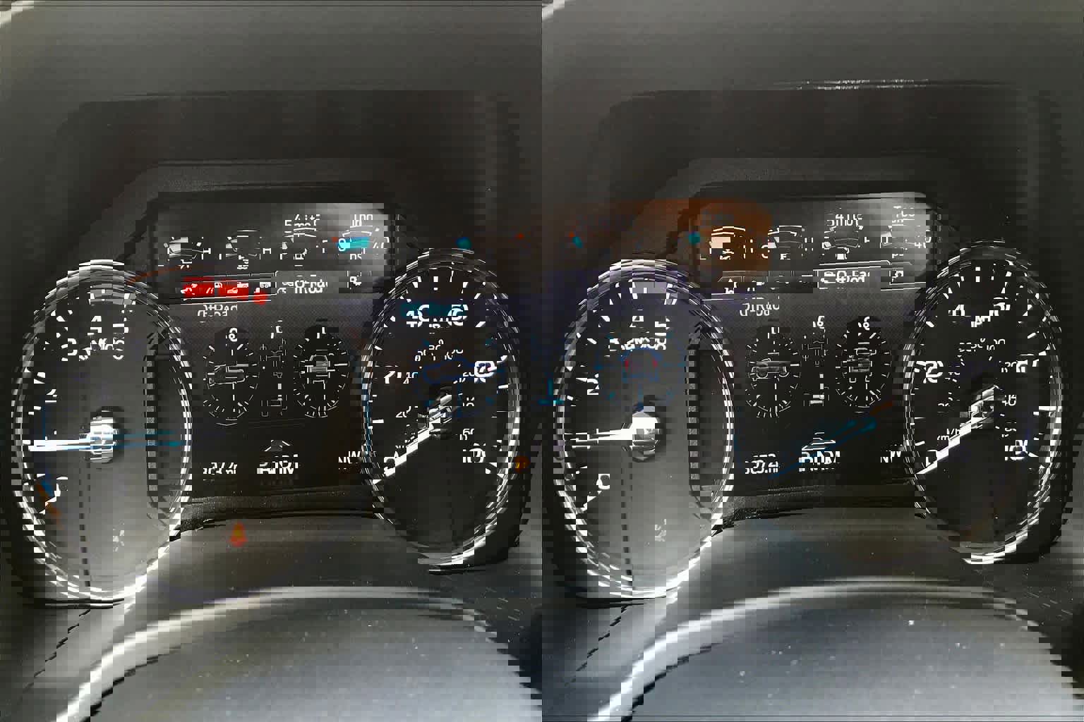 Certified 2022 Ford F350 Lariat w/ Black Appearance Package image 35