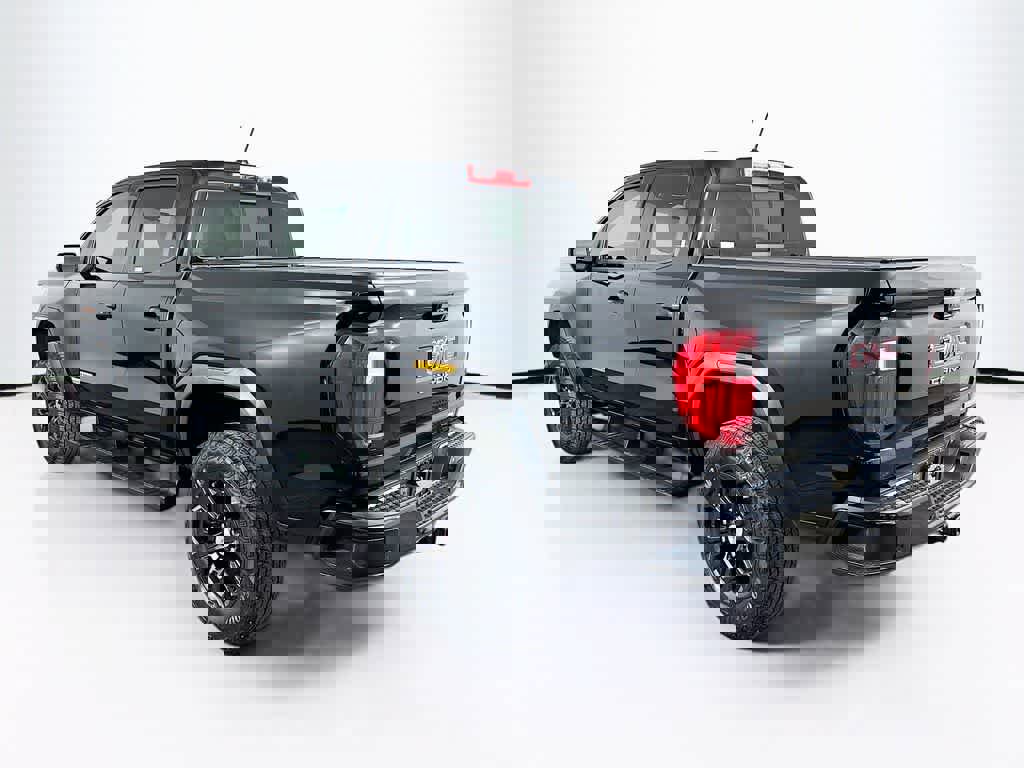 Used 2023 GMC Canyon Elevation w/ Elevation Premium Package image 4