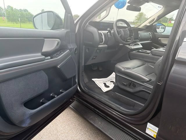 Certified 2025 Ford Expedition Active AWD/4WD image 38