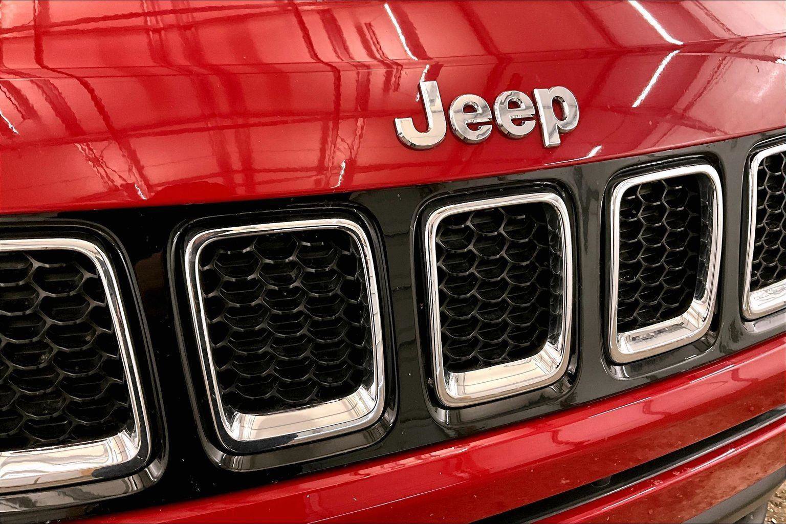 Used 2018 Jeep Compass Latitude w/ Popular Equipment Group image 29