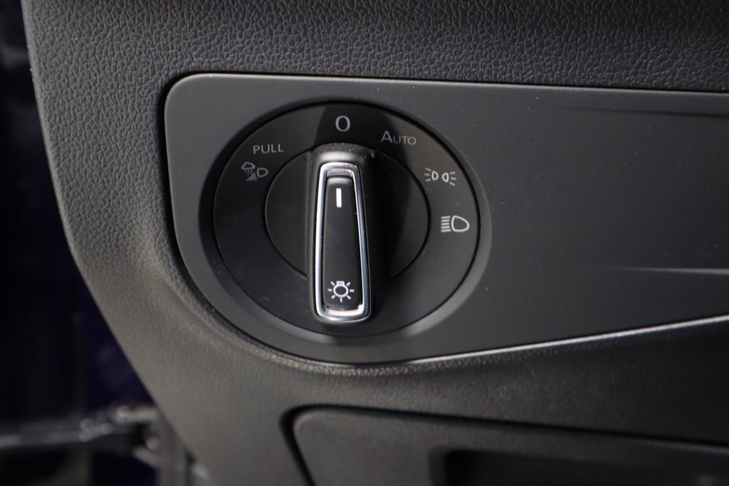 Used 2022 Volkswagen Tiguan SEL R-Line image 30