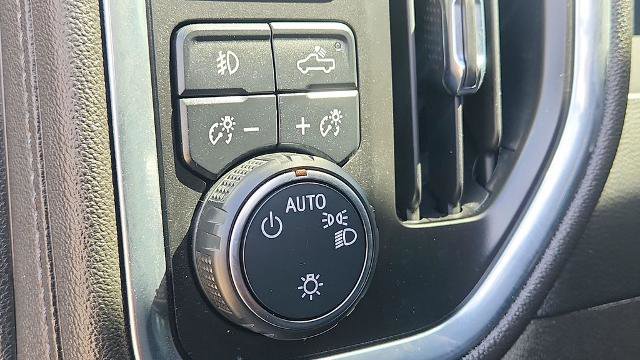 Used 2023 Chevrolet Silverado 2500 LT w/ Convenience Package image 11