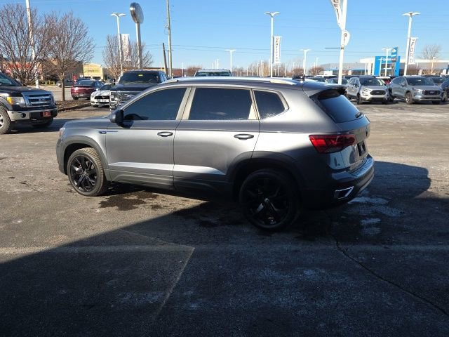 Used 2022 Volkswagen Taos SE video 2