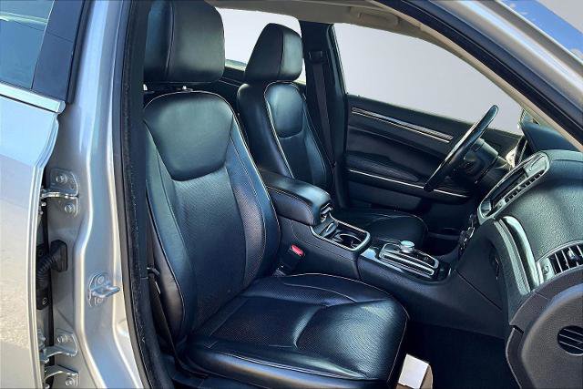 Used 2019 Chrysler 300 Limited image 7
