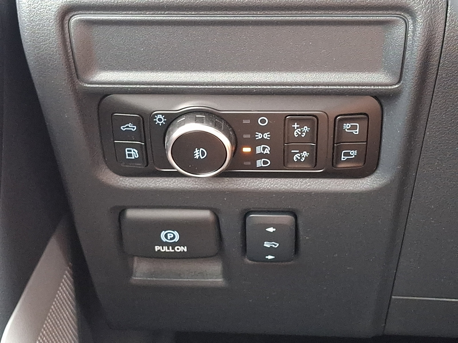 Certified 2025 Ford F150 Platinum AWD/4WD image 28