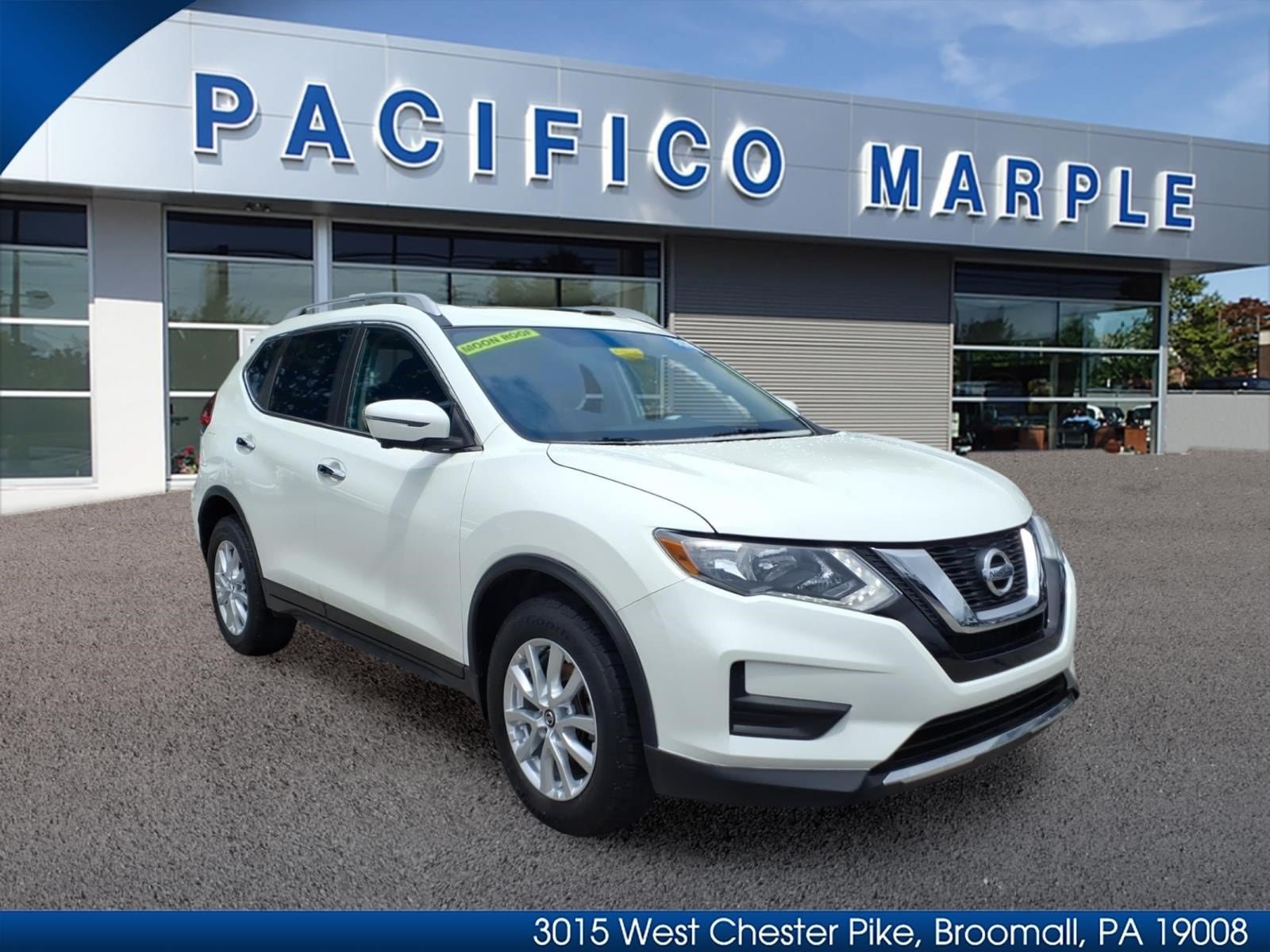 Used 2017 Nissan Rogue SV AWD/4WD image 1