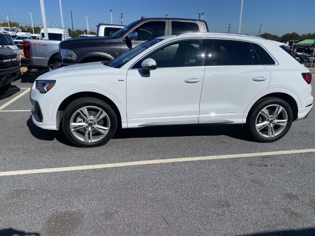 Used 2023 Audi Q3 2.0T Premium Plus w/ Premium Plus Package AWD/4WD image 4
