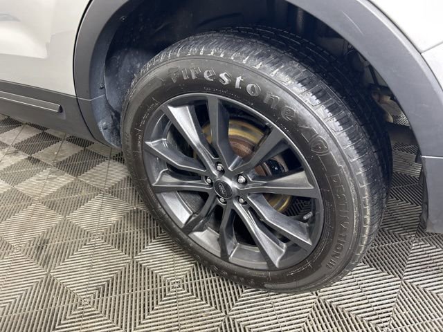 Certified 2018 Ford Explorer XLT w/ Equipment Group 202A AWD/4WD image 7