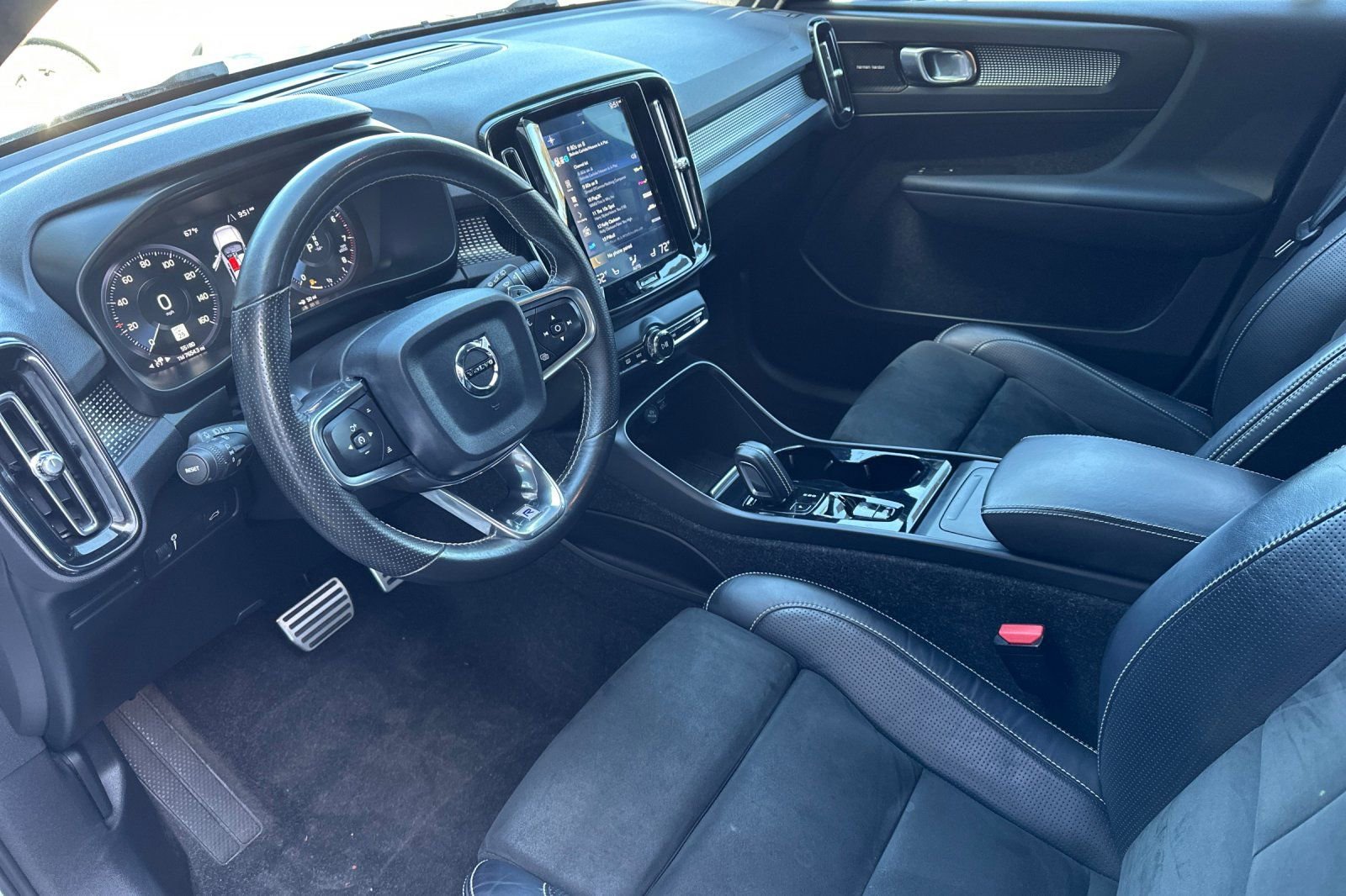 Used 2019 Volvo XC40 T5 R-Design AWD/4WD image 13