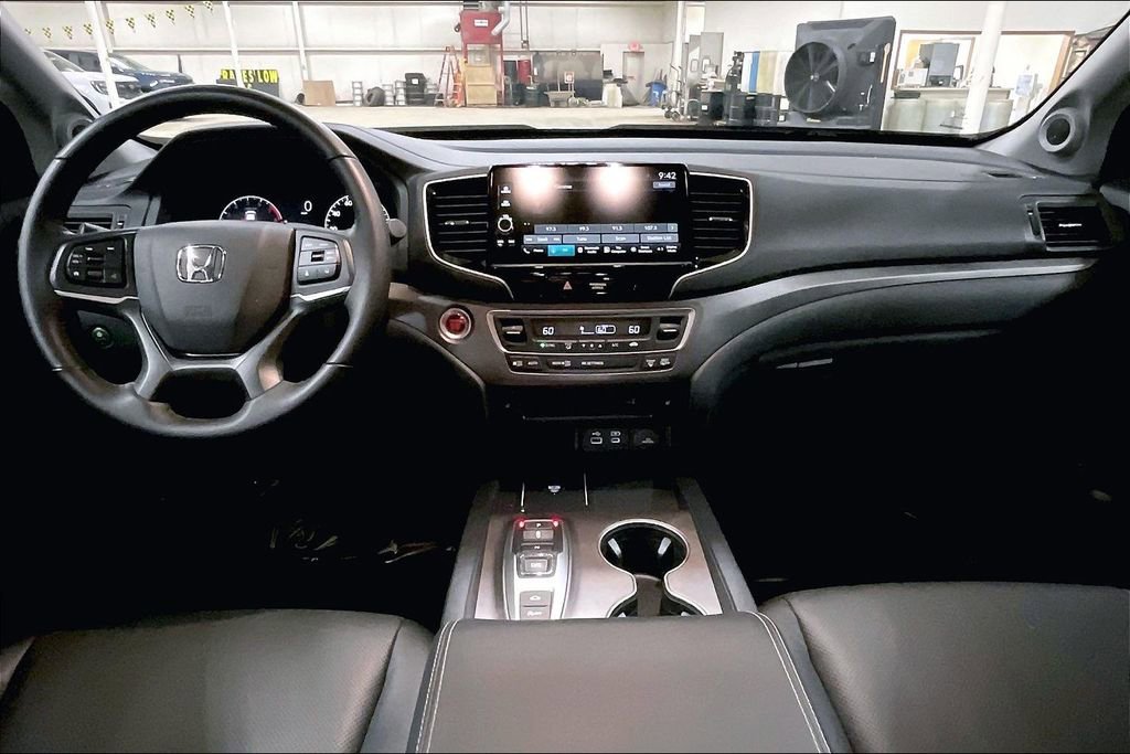 Used 2025 Honda Ridgeline RTL image 14