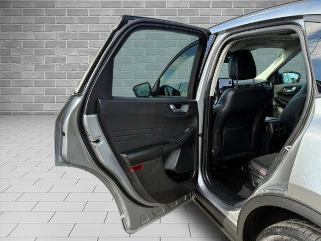 Certified 2022 Ford Escape SEL w/ SEL Stealth AWD Package image 9