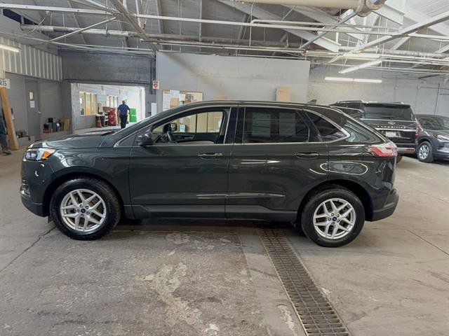 Certified 2022 Ford Edge SEL w/ Convenience Package image 2