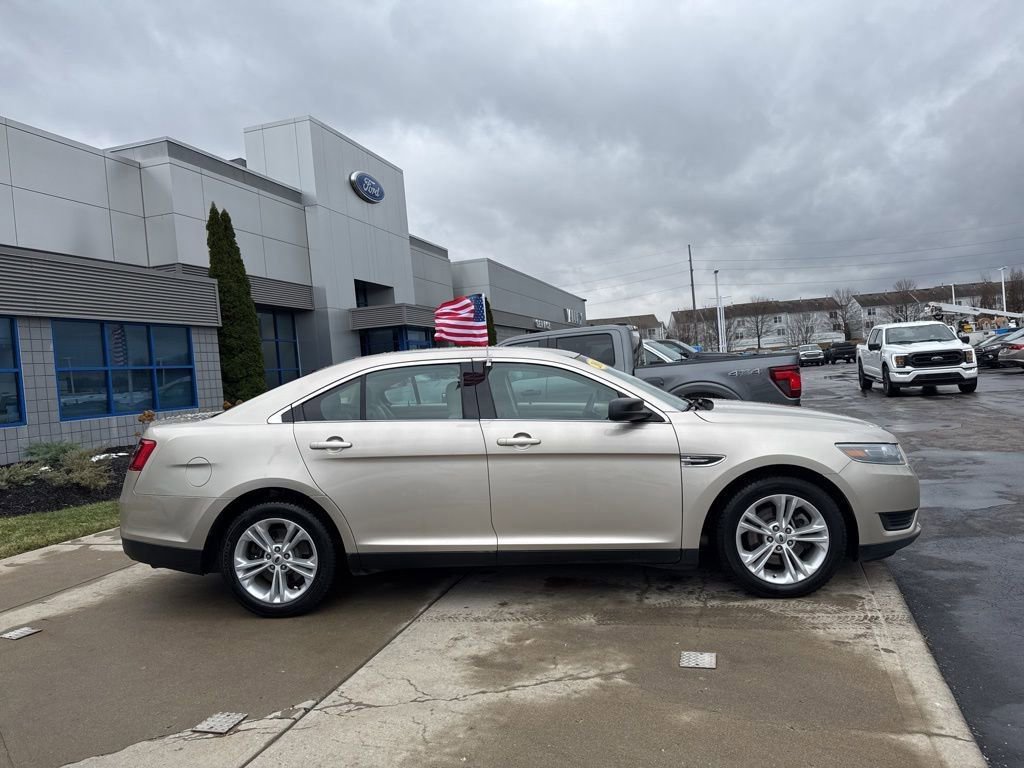 Certified 2018 Ford Taurus SE image 11