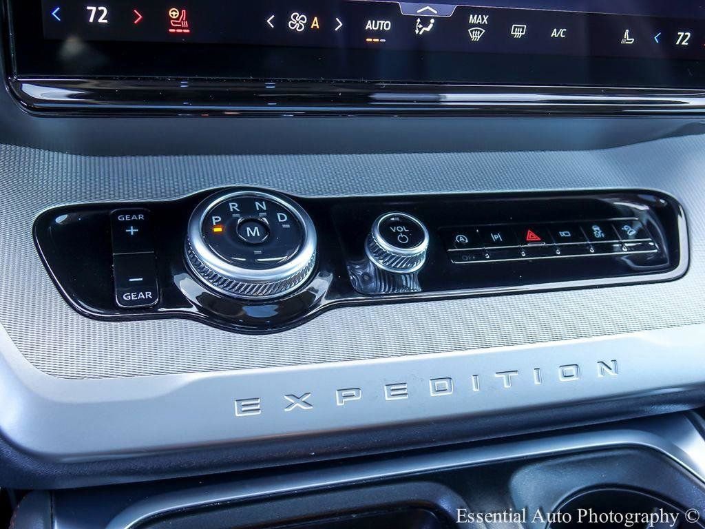 Certified 2025 Ford Expedition Active AWD/4WD image 22