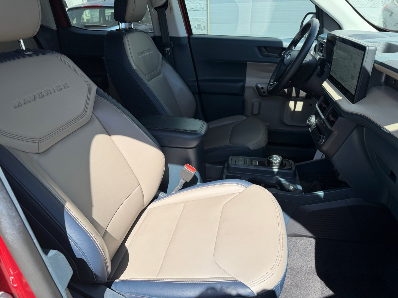 Certified 2025 Ford Maverick Lariat w/ 4K Tow Package AWD/4WD image 30