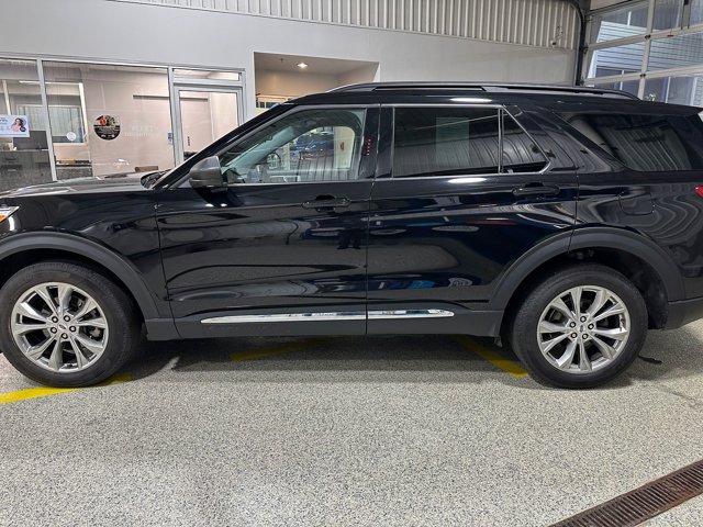 Certified 2023 Ford Explorer XLT w/ Equipment Group 202A AWD/4WD image 7