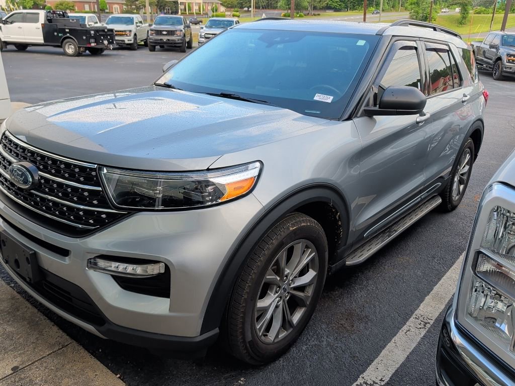 Certified 2023 Ford Explorer XLT w/ Equipment Group 202A RWD image 2