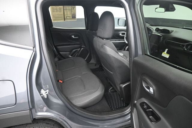Used 2022 Jeep Renegade Altitude AWD/4WD image 14
