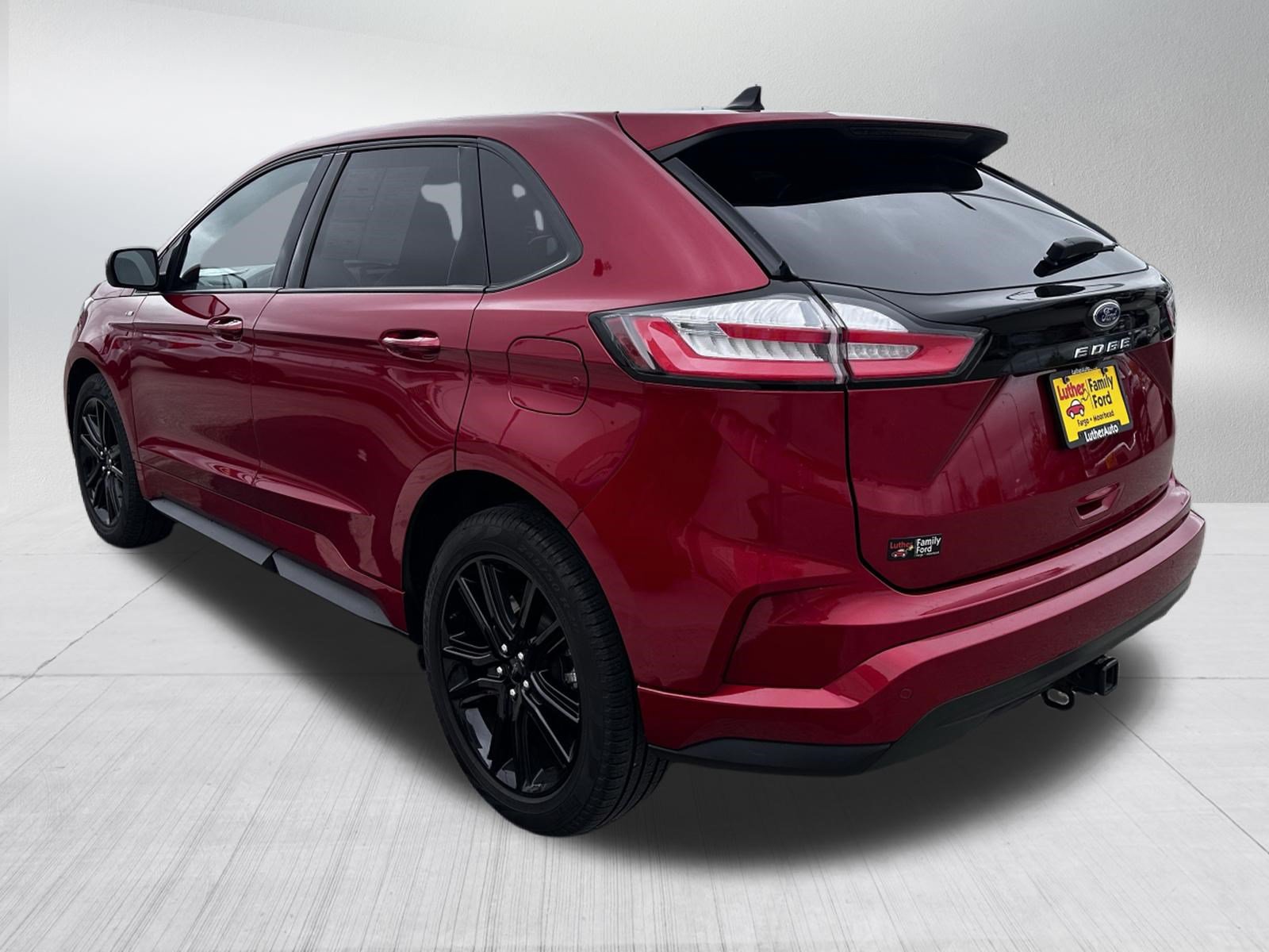 Certified 2023 Ford Edge ST-Line w/ Class II Trailer Tow Package AWD/4WD image 5