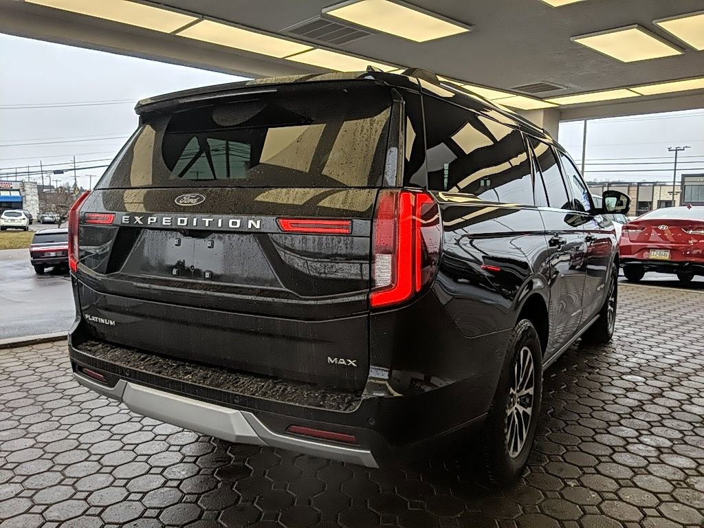 Certified 2025 Ford Expedition Max Platinum image 5