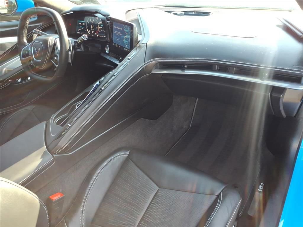 Used 2023 Chevrolet Corvette Stingray Premium Cpe w/ Z51 Performance Package image 11
