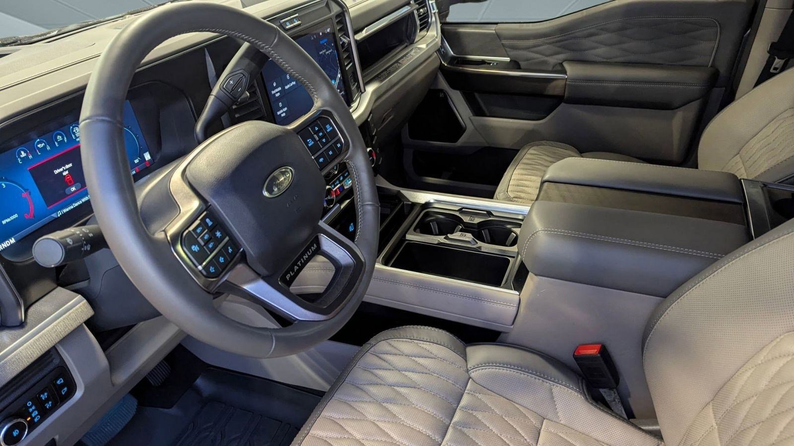 Certified 2025 Ford F350 Platinum w/ Platinum Plus Package image 9