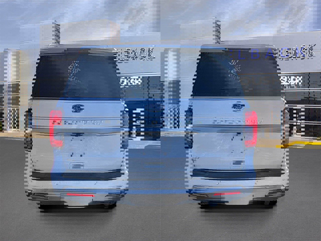 Certified 2024 Ford Expedition XLT image 4